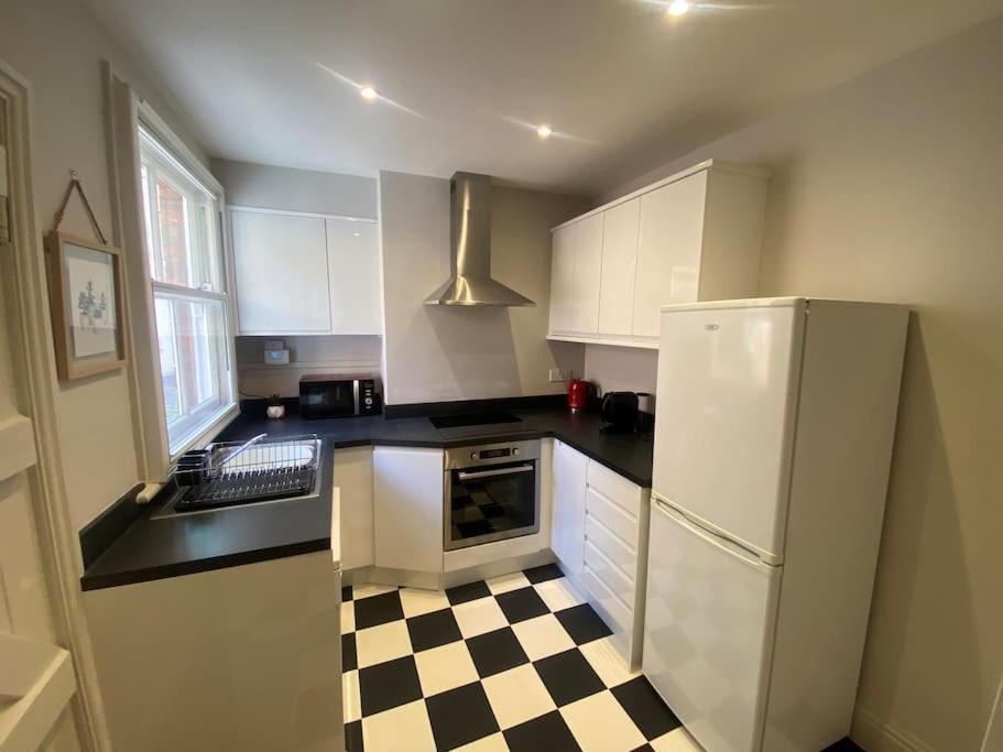 Sl - Fabulous 2 Bed Character Property Close To Townストラットフォード＝アポン＝エイボン エクステリア 写真